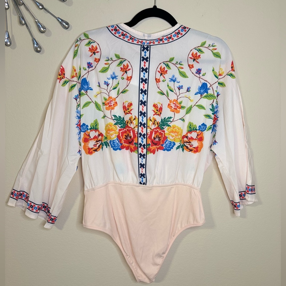 Gorgeous Bohemian Bright Colored Floral 3/4 Dolman Sleeve Bodysuit Size XL NWT - Picture 15 of 16